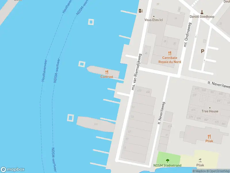 Ambulance met gepaste spoed naar de tt. Vasumweg in Amsterdam