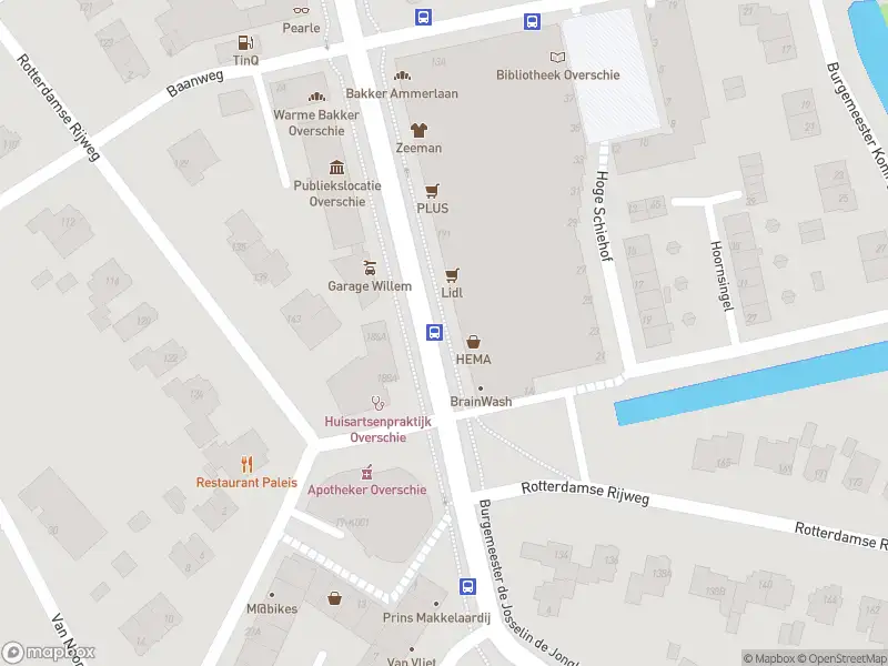 Ambulance met gepaste spoed naar de Rotterdamse Rijweg in Rotterdam