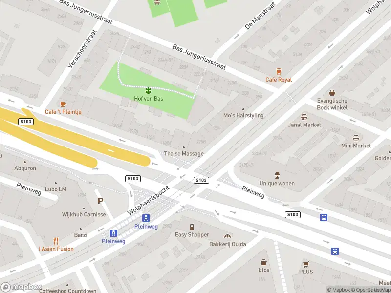 Ambulance met gepaste spoed naar de Wolphaertsbocht in Rotterdam