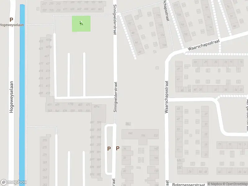 Ambulance met grote spoed naar de Amstellandlaan in Weesp