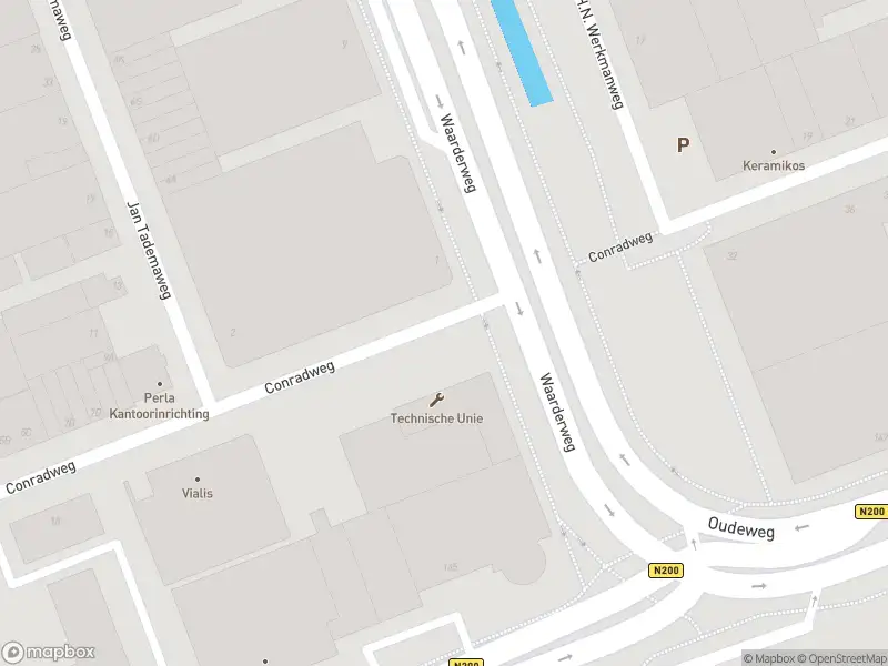 Ambulance met grote spoed naar de Conradweg in Haarlem