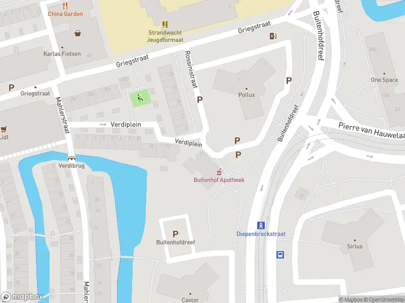 Ambulance met grote spoed naar de Rossinistraat in Delft