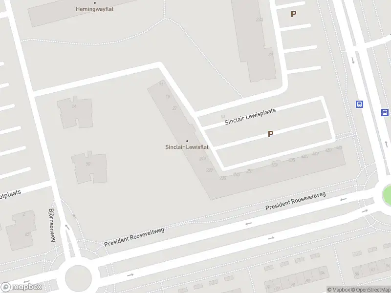 Ambulance met gepaste spoed naar de Sinclair Lewisplaats in Rotterdam