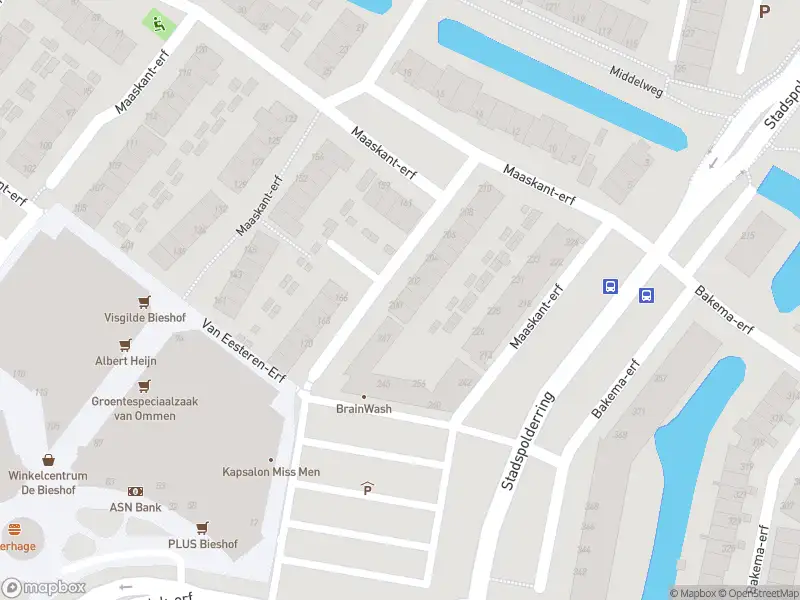 Ambulance met grote spoed naar de Maaskant-erf in Dordrecht