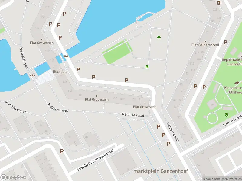 Ambulance met gepaste spoed naar de Gravestein in Amsterdam