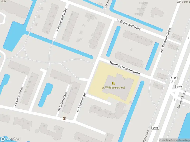 Ambulance met gepaste spoed naar de 's-Gravensingel in Rotterdam