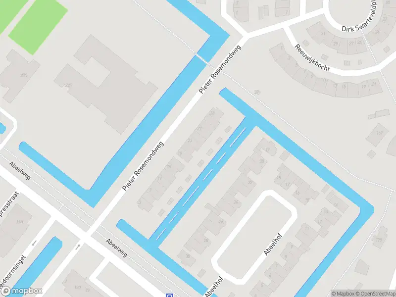 Ambulance met grote spoed naar de Pieter Rosemondweg in Rotterdam