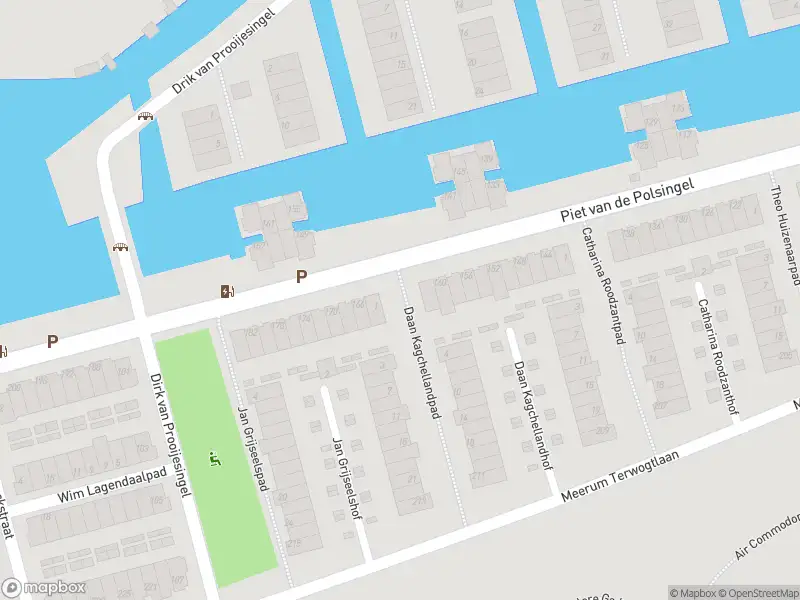 Ambulance met grote spoed naar de Daan Kagchellandpad in Rotterdam