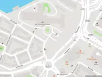 Ambulance met grote spoed naar de Wingerdweg in Amsterdam