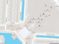 Ambulance met gepaste spoed naar de Van Beuningenhaven in Barendrecht