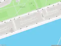 Ambulance met gepaste spoed naar de Maashavenkade in Rotterdam