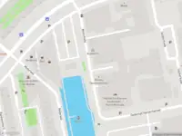 Ambulance met grote spoed naar de Motorkade in Amsterdam