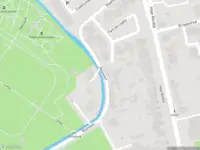 Ambulance met gepaste spoed naar de Besjeslaan in Leiden