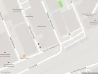 Ambulance met grote spoed naar de Paul van Vlissingenstraat in Amsterdam