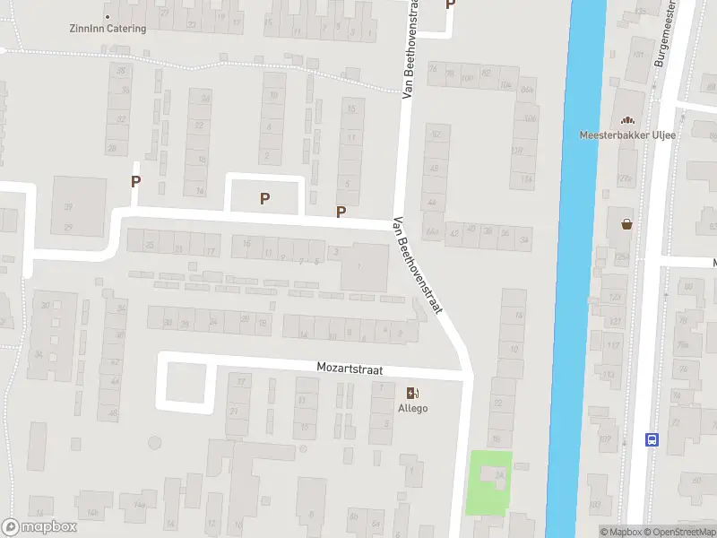 Ambulance met grote spoed naar de Schubertstraat in Numansdorp