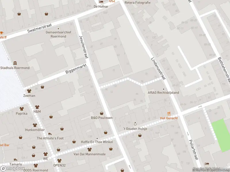 Ambulance met grote spoed naar de De Lombardije in Roermond