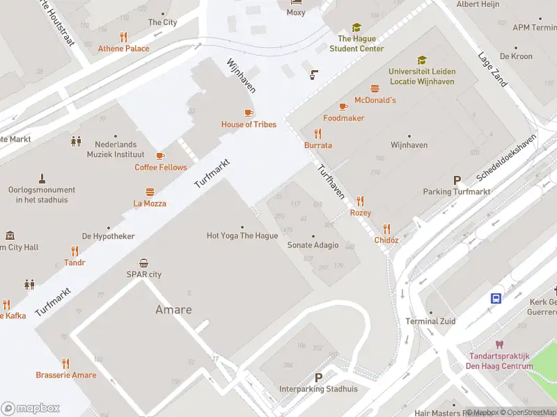 Ambulance met grote spoed naar de Nieuwe Havendwarsstraat in 's-Gravenhage