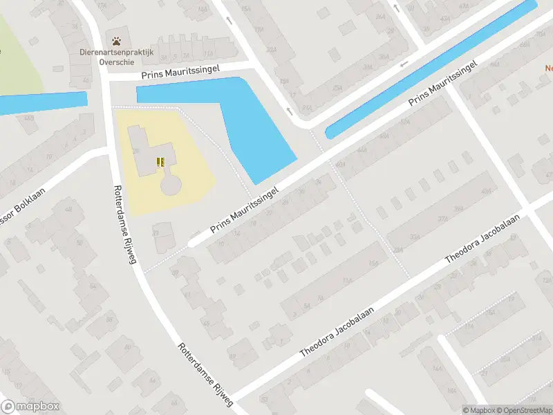 Ambulance met grote spoed naar de Prins Mauritssingel in Rotterdam