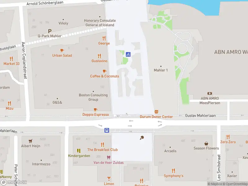 Brandweer met gepaste spoed naar de Gustav Mahlerplein in Amsterdam vanwege middelgrote brand