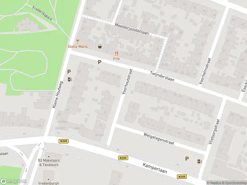 Ambulance met grote spoed naar de Voorhoutstraat in Haarlem