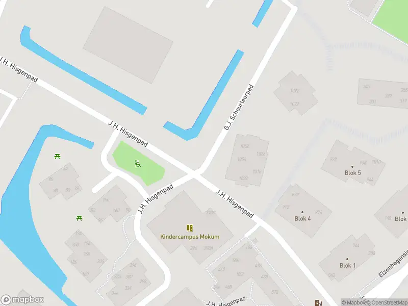 Ambulance met grote spoed naar de J.H. Hisgenpad in Amsterdam