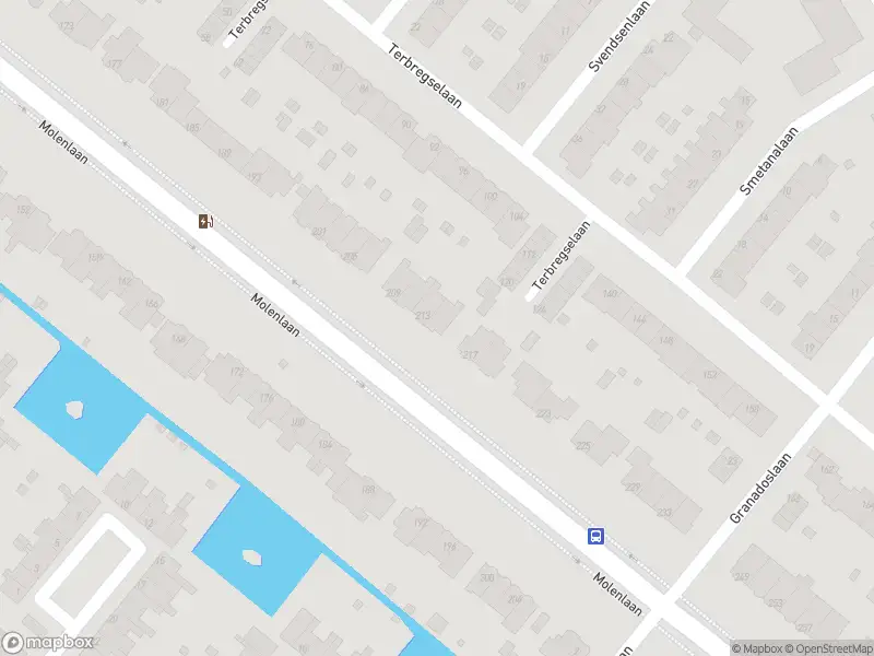 Ambulance met grote spoed naar de Molenlaan in Rotterdam