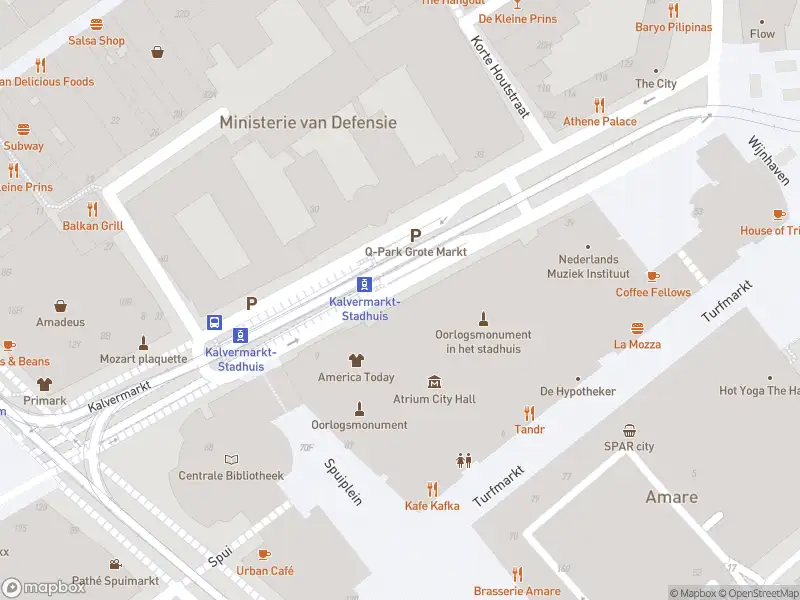 Ambulance met grote spoed naar de Kalvermarkt in 's-Gravenhage