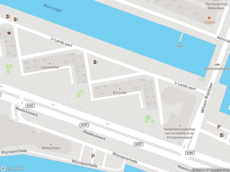 Ambulance met grote spoed naar de 's-Lands werf in Rotterdam