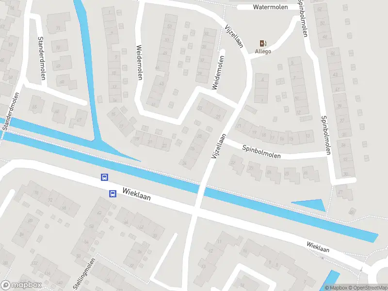 Ambulance met grote spoed naar de Weidemolen in Papendrecht