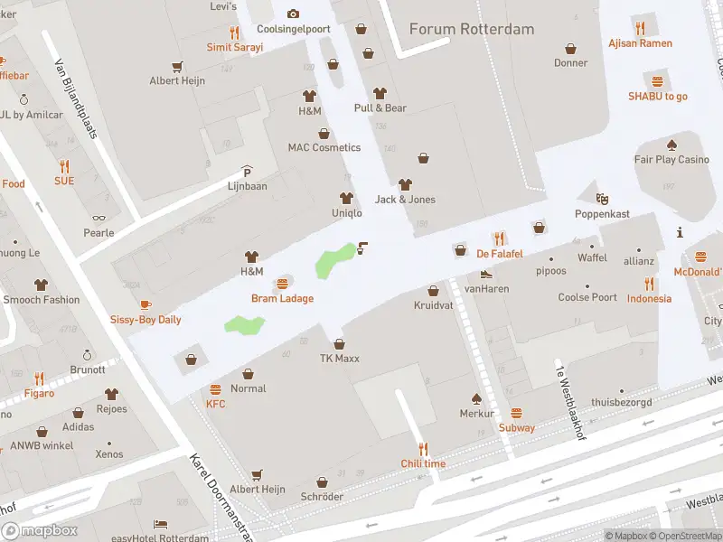 Ambulance met gepaste spoed naar de Binnenwegplein in Rotterdam