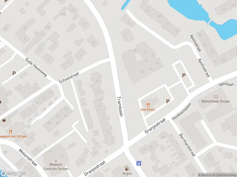 Ambulance met grote spoed naar de Trambaan in Strijen