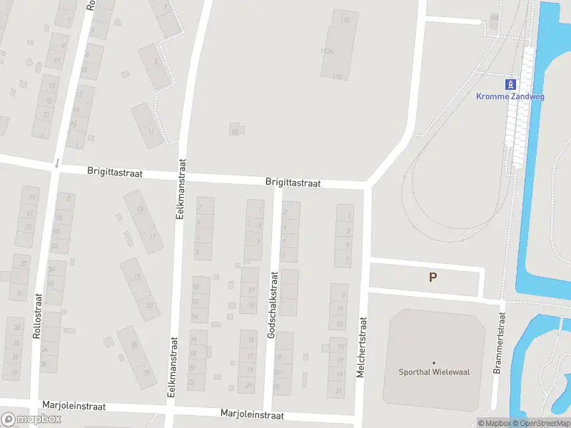 Ambulance met grote spoed naar de Godschalkstraat in Rotterdam