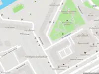 Ambulance met grote spoed naar de Geldershoofd in Amsterdam