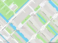 Ambulance met gepaste spoed naar de Delle Alpihof in Amsterdam