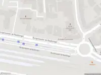 Ambulance met grote spoed naar de Burgemeester de Raadtsingel in Dordrecht