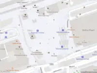 Ambulance met grote spoed naar de Stationsplein in Rotterdam