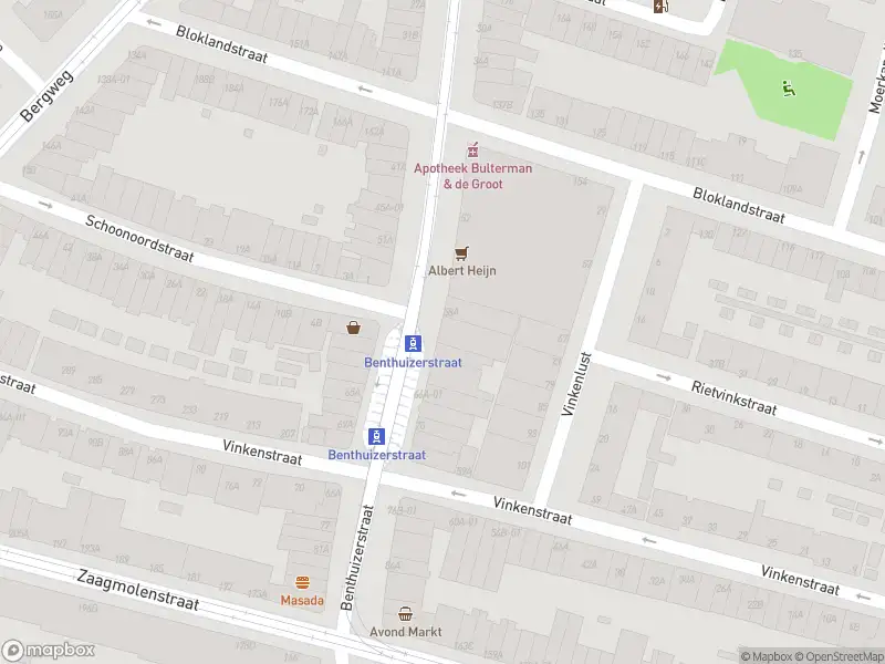 Ambulance met grote spoed naar de Benthuizerstraat in Rotterdam