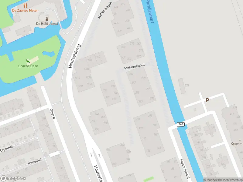 Ambulance met grote spoed naar de Mahoniehout in Zaandam