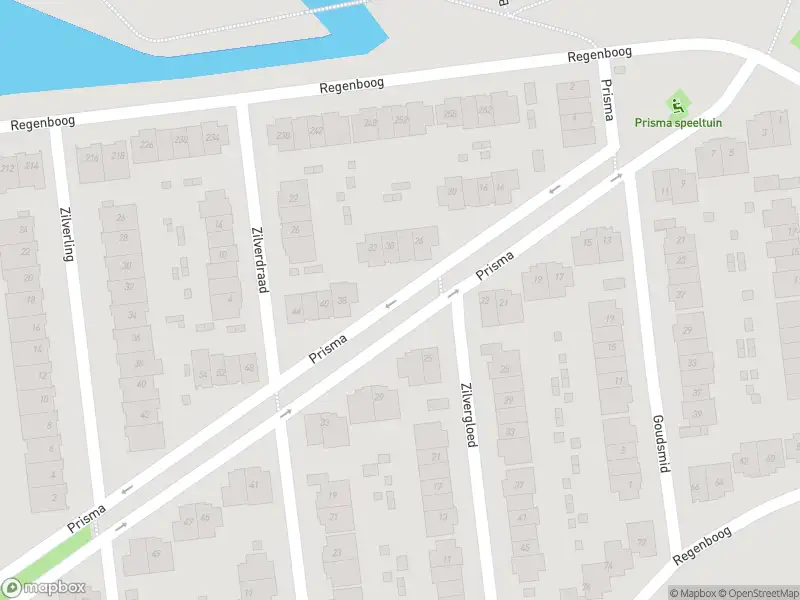 Ambulance met gepaste spoed naar de Prisma in Rhoon