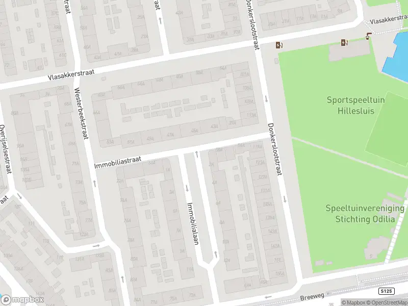 Ambulance met gepaste spoed naar de Immobiliastraat in Rotterdam