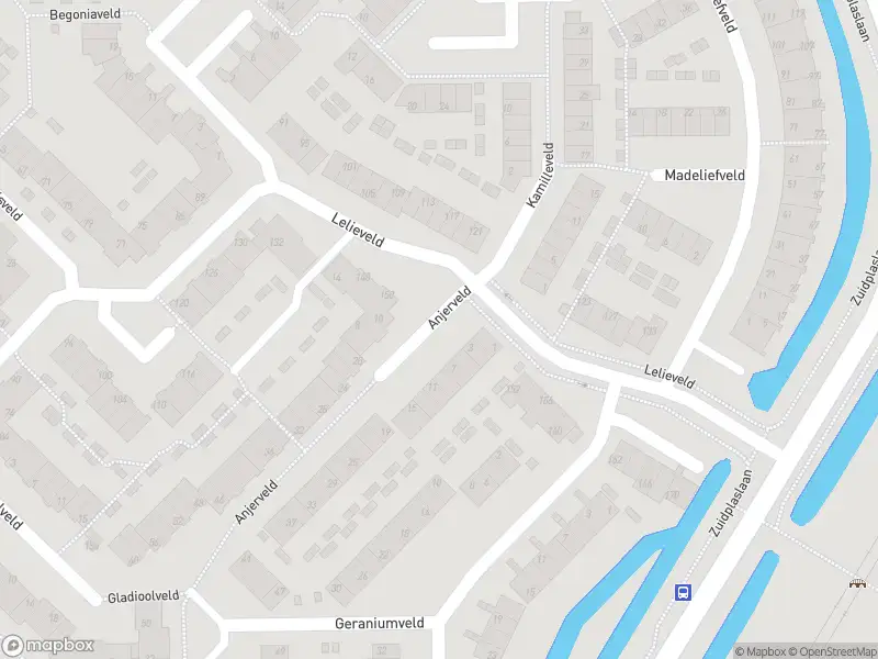 Ambulance met gepaste spoed naar de Anjerveld in Nieuwerkerk aan den IJssel