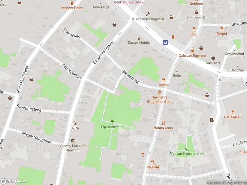 Ambulance met gepaste spoed naar de Gasthuisvest in Haarlem