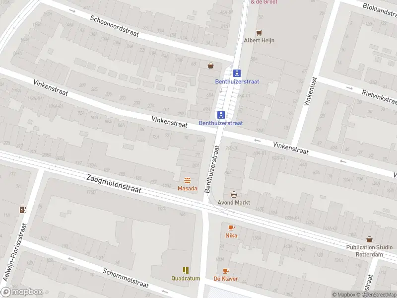 Ambulance met grote spoed naar de Benthuizerstraat in Rotterdam