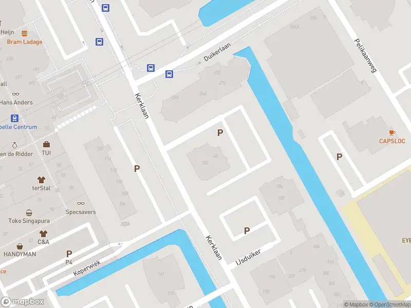 Ambulance met grote spoed naar de Parelduiker in Capelle aan den IJssel