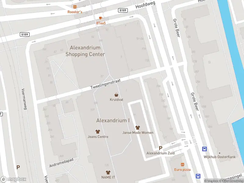 Ambulance met gepaste spoed naar de Korte Poolsterstraat in Rotterdam