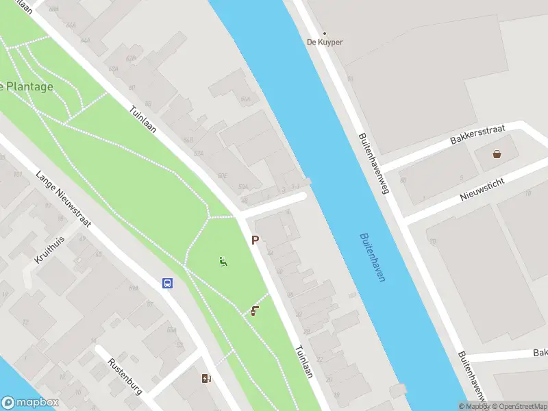 Brandweer met gepaste spoed naar de Makkersstraat in Schiedam vanwege een buitenbrand