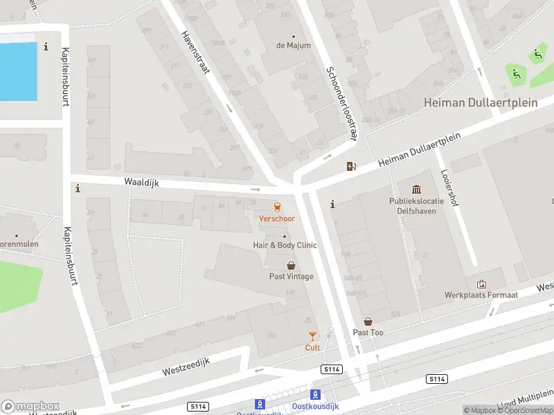 Ambulance met gepaste spoed naar de Oostkousdijk in Rotterdam