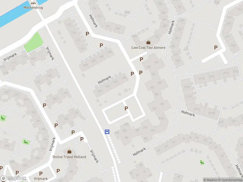 Brandweer met grote spoed naar de Vrijmark in Almere vanwege reanimatie