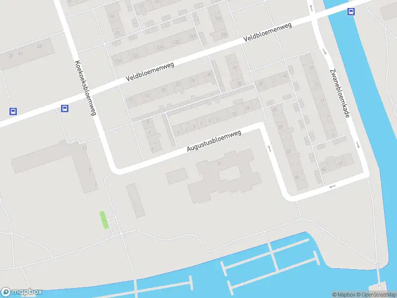 Ambulance met gepaste spoed naar de Augustusbloemweg in Zaandam