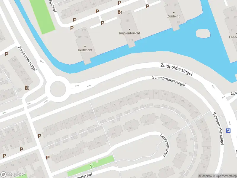 Ambulance met grote spoed naar de Kerkmeesterstraat in Delfgauw